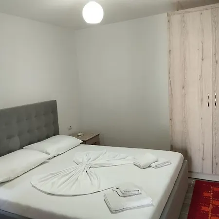 Erteo Guest House Pogradec Buitenkant foto