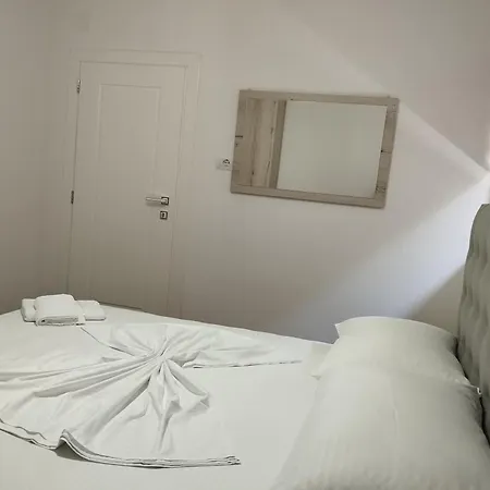 Erteo Guest House Pogradec Buitenkant foto